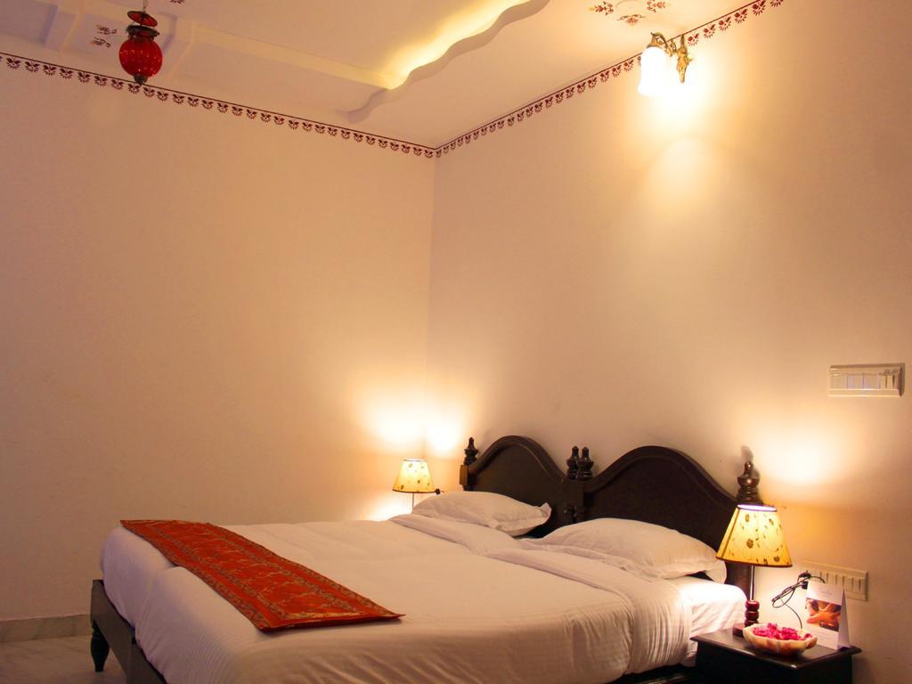Hotel Mahima Palace Удайпур Екстериор снимка