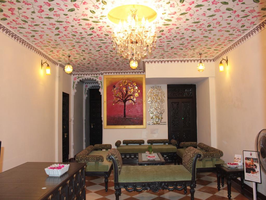 Hotel Mahima Palace Удайпур Екстериор снимка